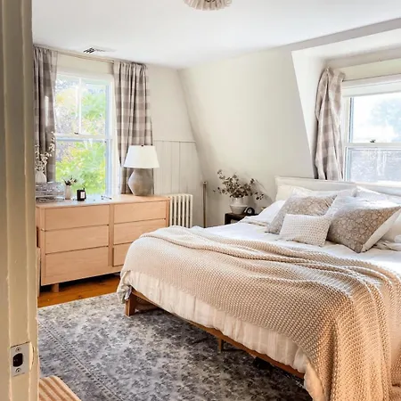 Great Location To Apartment